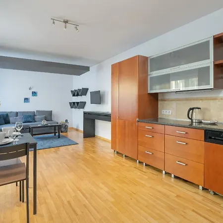 Apartment Beautiful & Spacious Strzalowa Near Centre By Renters Poznan