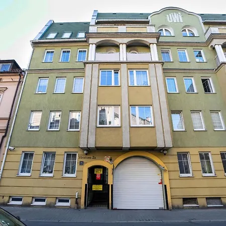 Beautiful & Spacious Strzalowa Near Centre By Renters Lägenhet *